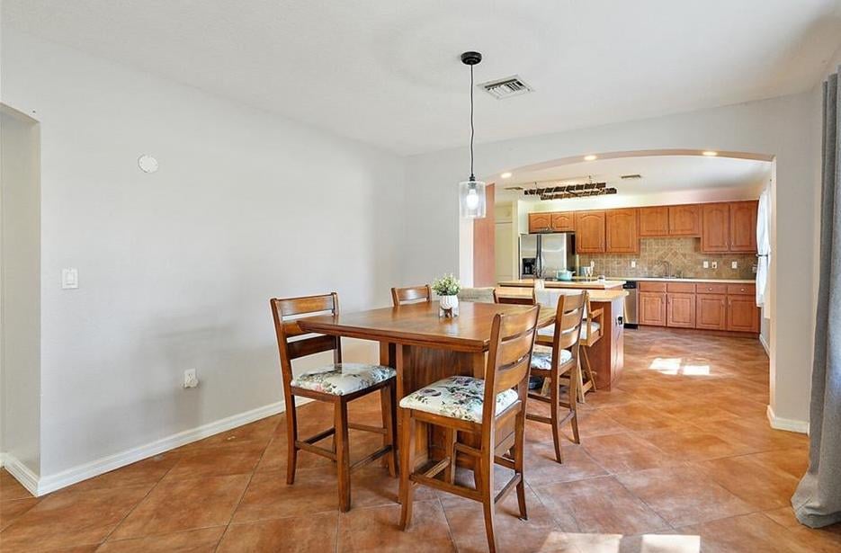 Eustis & Mount Dora, FL Homes For Sale A Pool, Golf Views, & Updates